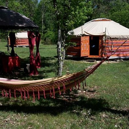 Les Yourtes De Bascot Vaylats Zewnętrze zdjęcie